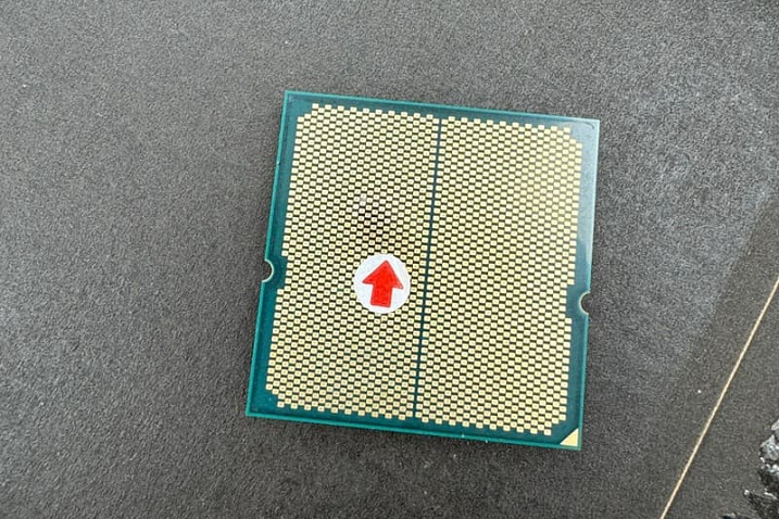 AMD отказала в гарантийной замене Ryzen 9 7950X3D со вздутым текстолитом