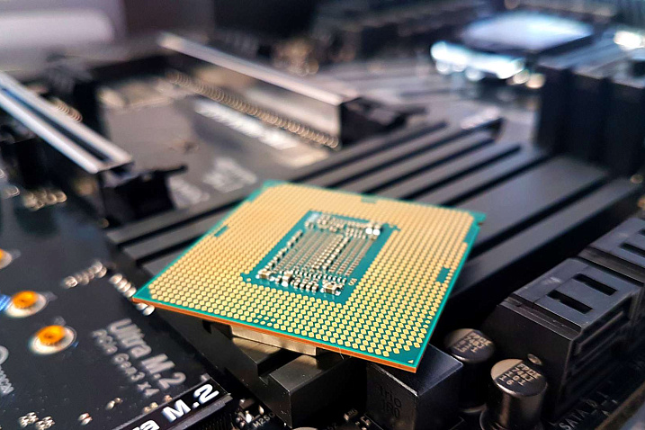Intel Core i7-10700F засветился в бенчмарке Cinebench R20