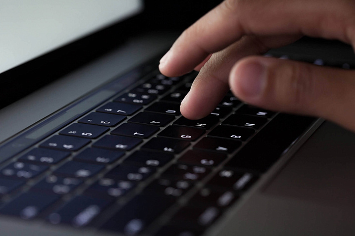 Apple признает, что 13-дюймовые MacBook Pro могут неожиданно выключаться