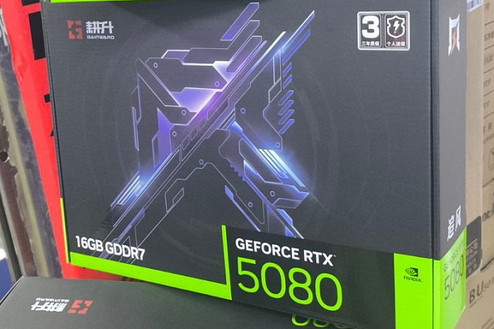 Фотография Gainward GeForce RTX 5080 подтверждает 16 Гбайт GDDR7