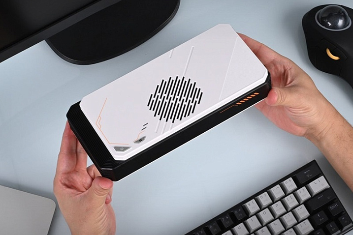 eGPU BoostR01 оснащается Radeon RX 7600M XT, OCuLink и слотом M.2 для SSD