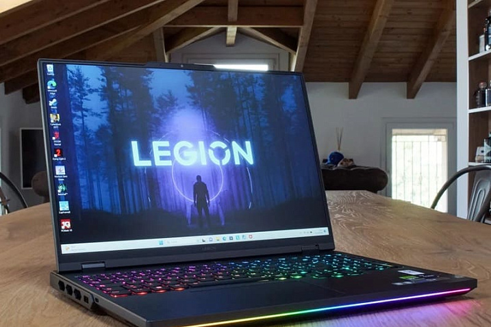 Сервисный центр Lenovo трижды не смог починить ноутбук, а заодно доломал его