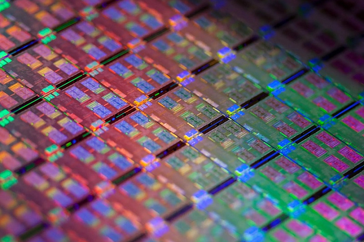 IBM и Samsung разработали новый вид транзисторов VTFET