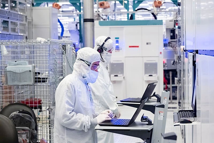 Intel подтвердила планы по увольнению почти 11 тысяч сотрудников литейного подразделения  