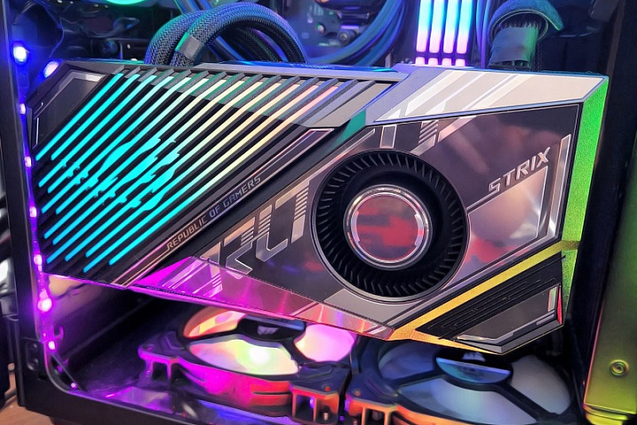 Видеопамять ASUS ROG Strix LC GeForce RTX 3090 Ti OC Edition разогнали до 24.6 Гбит/с