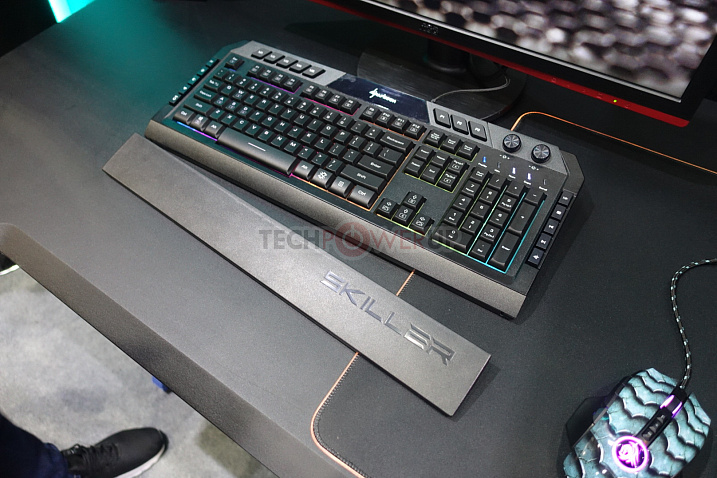 Sharkoon показала небольшой USB-ЦАП, корпус Elite Shark, а также клавиатуру и мышь из линейки SKILLER