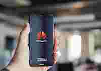На экранах блокировки смартфонов Huawei начала появляться реклама