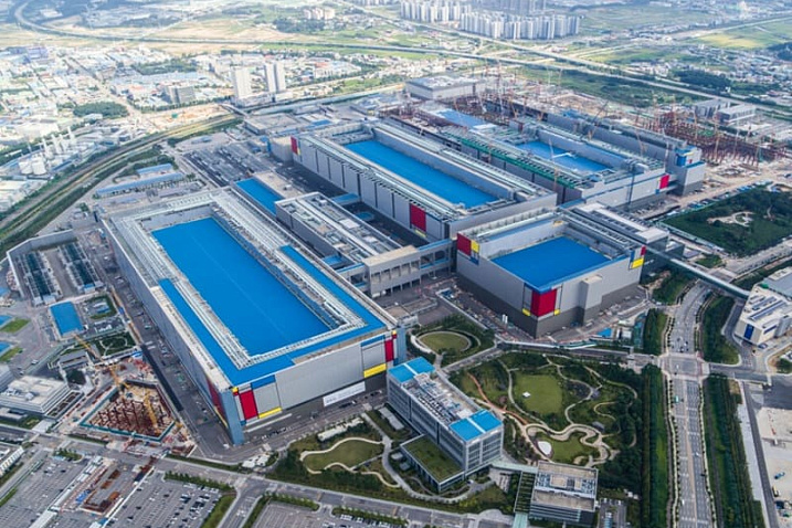 Samsung переквалифицирует производство NAND на DRAM для борьбы с дефицитом