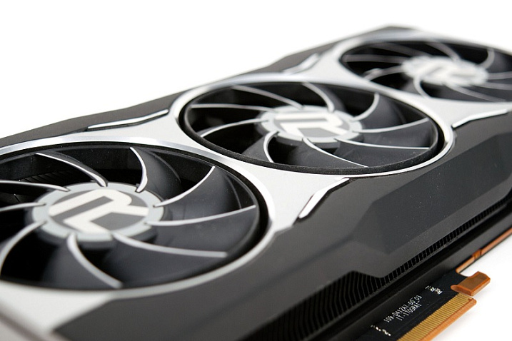 AMD сравнила видеокарты прошлых поколений Radeon RX 6800 и GeForce RTX 3070