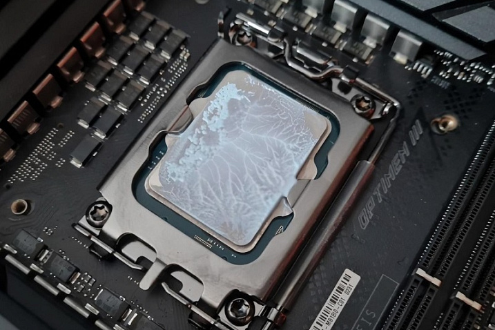 Покупатели процессоров Intel Alder Lake жалуются на проблемы с охлаждением
