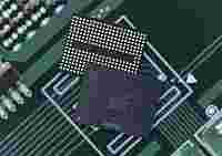 Samsung откладывает выпуск памяти QLC NAND V9 из-за проблем с производительностью