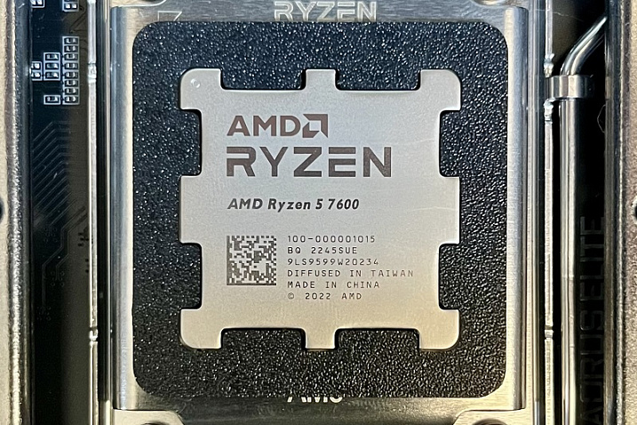 AMD увеличила выручку с продажи центральных процессоров на 54%