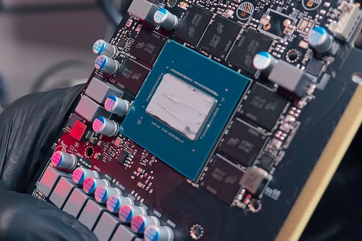 Модернизированная GeForce RTX 4070 Ti SUPER работает с памятью 26 Гбит/с