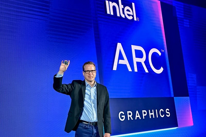 Intel не отказывается от разработки собственных видеокарт после раскрытия сотрудничества с NVIDIA