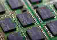 Intel продает бизнес флэш-памяти NAND