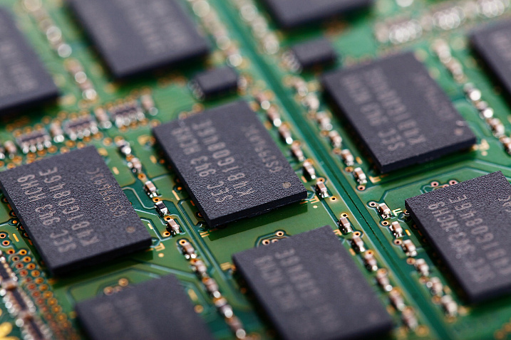 Intel продает бизнес флэш-памяти NAND