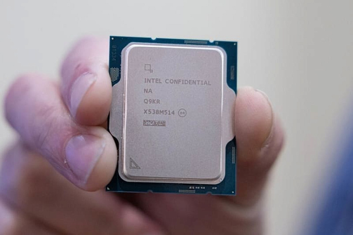 Intel Core 9 273PQE загрузился в систему на потребительской плате ASUS Z790