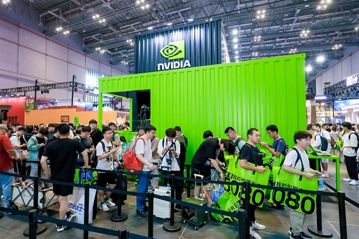 Китайские геймеры стоят в очередях, чтобы купить GeForce RTX 5070/5080 Founders Edition