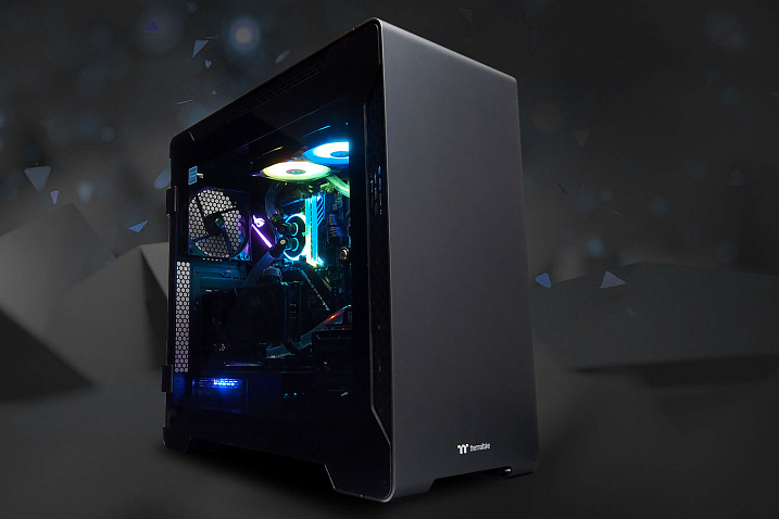 Обзор корпуса Thermaltake A700 TG