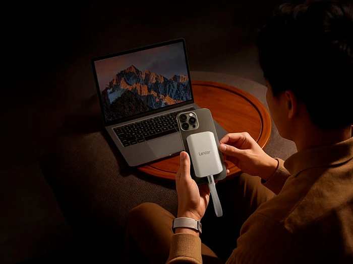 Портативный накопитель Lexar ES5 с MagSafe работает со скоростью до 2000 Мбайт/с Портативный накопитель Lexar ES5 с MagSafe работает со скоростью до 2000 Мбайт/с