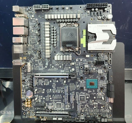 COMPUTEX: TEAMGROUP оснастила модули памяти T-FORCE CAMM2 радиаторами