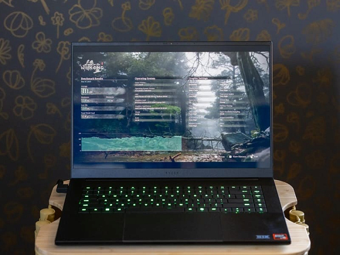 Мобильная RTX 5090 предлагает половину производительности настольной версии