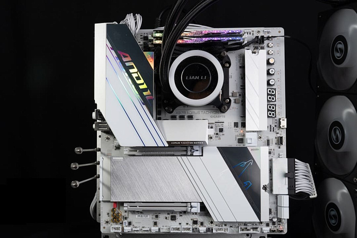 Два по 96: AMD Ryzen 9 9950X3D2 вновь протестирован в Geekbench Два по 96: AMD Ryzen 9 9950X3D2 вновь протестирован в Geekbench