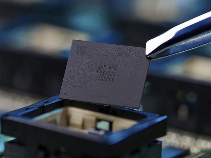 Слух: Samsung повысила стоимость микросхем памяти DRAM и NAND до 30%