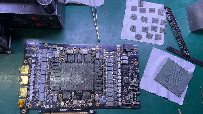 Мастер вернул к жизни GeForce RTX 5090D с полностью отломанным разъёмом PCIe