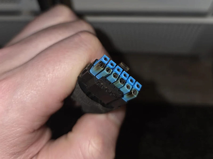 12V-2x6 продолжает гореть на видеокарте Radeon RX 9070 XT