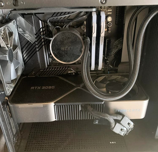 Счастливый пользователь получил подарок от соседа в виде ПК с Core i9-10850K и RTX 3090