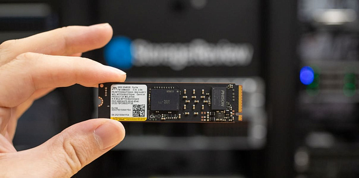 Накопитель Micron 2600 оснащён технологией адаптивной записи, повышающей его скорость