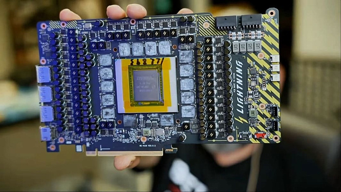 Владелец MSI RTX 5090 Lightning Z решил попрактиковаться в пайке на видеокарте за $5000