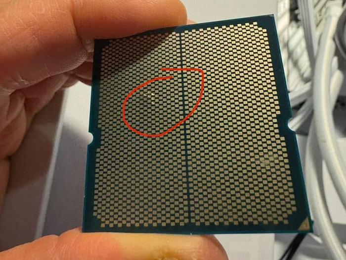 Второй AMD Ryzen 9 9950X3D умирает на материнской плате от ASRock