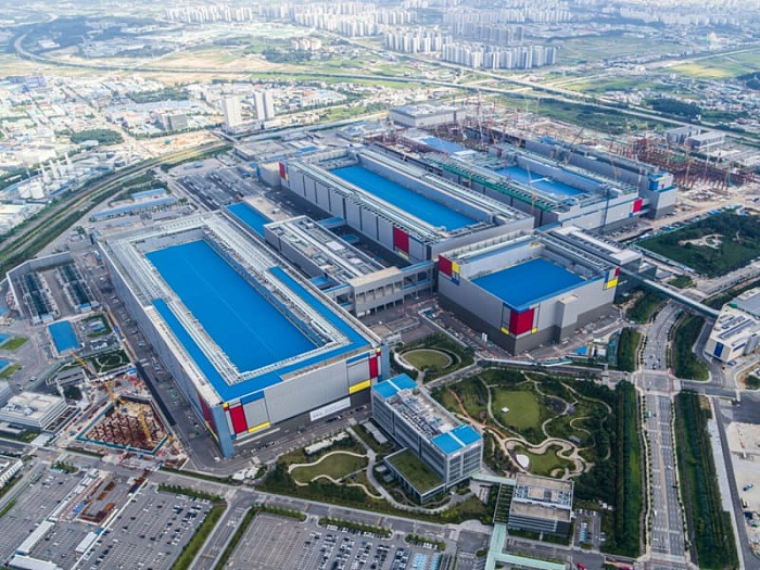 Samsung переквалифицирует производство NAND на DRAM для борьбы с дефицитом