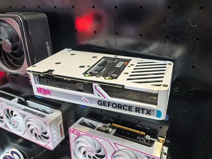 Colorful показала видеокарту с двумя слотами для твердотельных накопителей