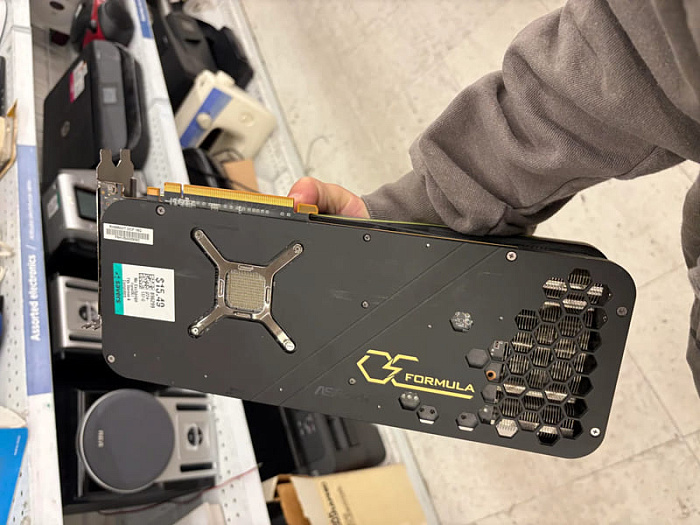 Пользователь смог купить видеокарту ASRock RX 6950 XT OCF всего за $15