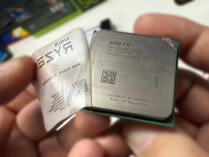 Amazon прислал техноблогеру поддельный AMD Ryzen 7 9800X3D “FX Edition” с ножками