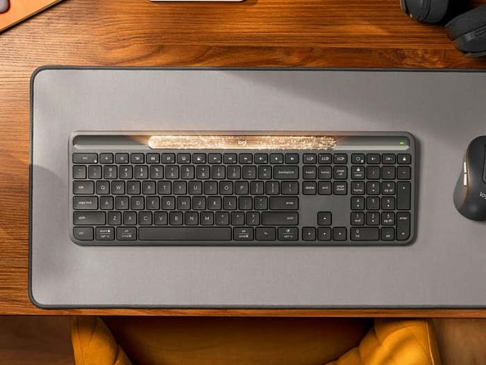 Клавиатура Logitech Signature Slim Solar+ K980 заряжается от света любой природы