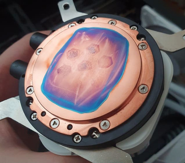 Термопаста AMeCh SGT-4 уничтожает радиаторы и крышечки процессоров