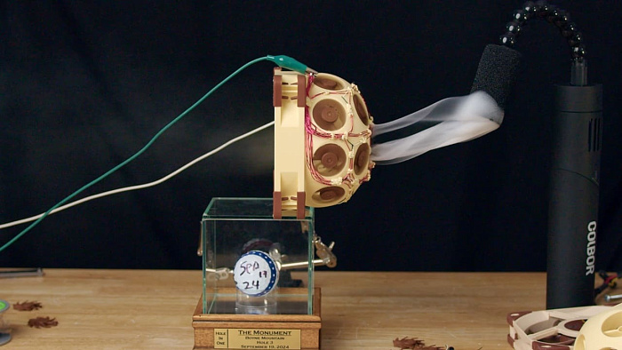 Энтузиаст создал 120-мм вентилятор из 15 30-мм вентиляторов