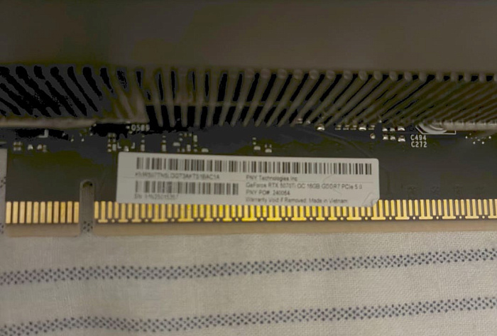 Покупатели видеокарт PNY сталкиваются с нестабильной работой из-за заводских наклеек на контактах PCI Express