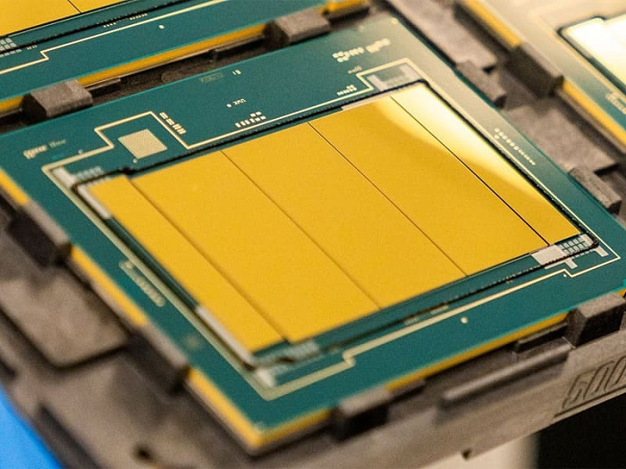 Высокий спрос на серверные процессоры побуждает AMD и Intel повышать цены