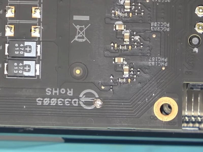 Неправильный размер винтов серьёзно повредил печатную плату GeForce RTX 3090