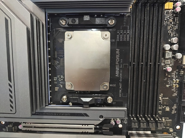 Minisforum готовится запустить материнскую плату с предустановленным AMD Ryzen 9 9955HX