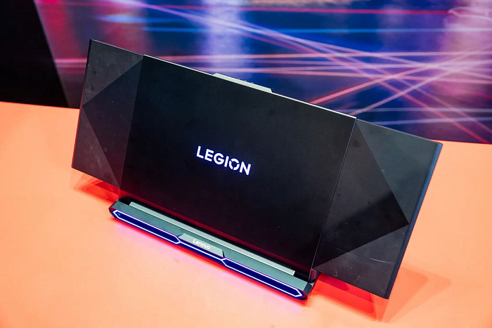 CES 2026: Lenovo показала концептуальный ноутбук с раздвижным OLED-дисплеем