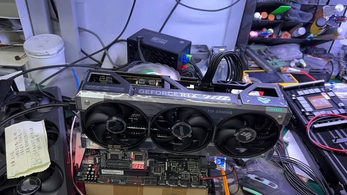 Мастер вернул к жизни GeForce RTX 5090D с полностью отломанным разъёмом PCIe