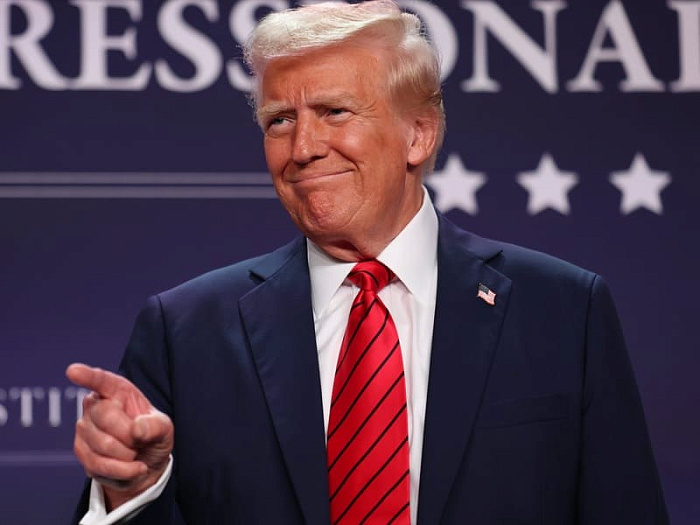 Трамп рассматривает возможность введения 300% тарифа на полупроводники