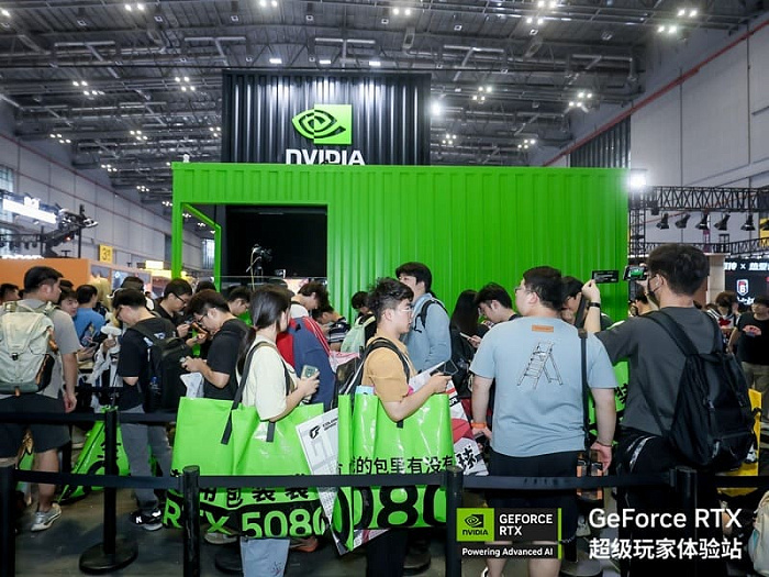 Китайские геймеры стоят в очередях, чтобы купить GeForce RTX 5070/5080 Founders Edition