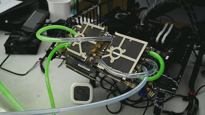 GeForce RTX 2060, охлаждаемая льдом, достигает частоты 2.0 GHz при температуре 13&deg;C